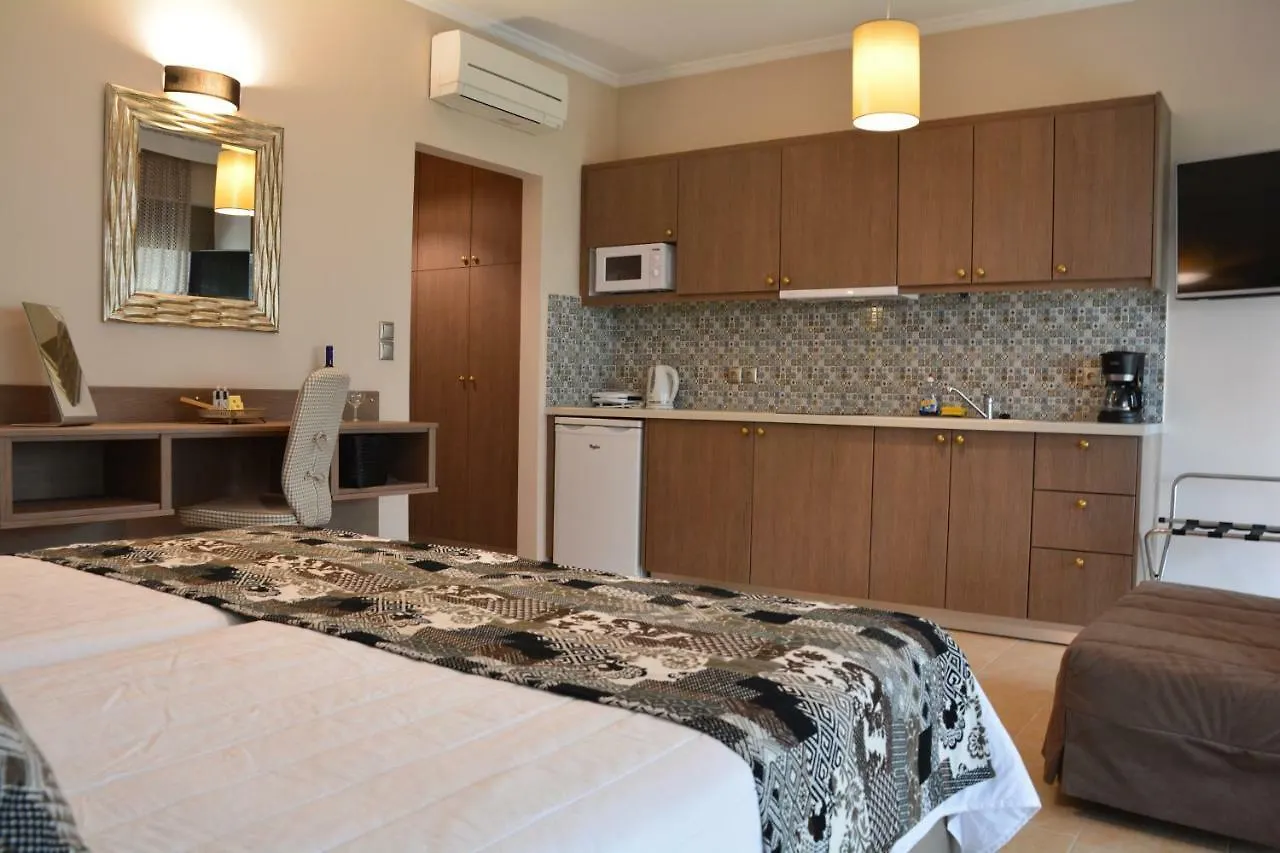 מלון ניקיטי Royalty Suites Seaside